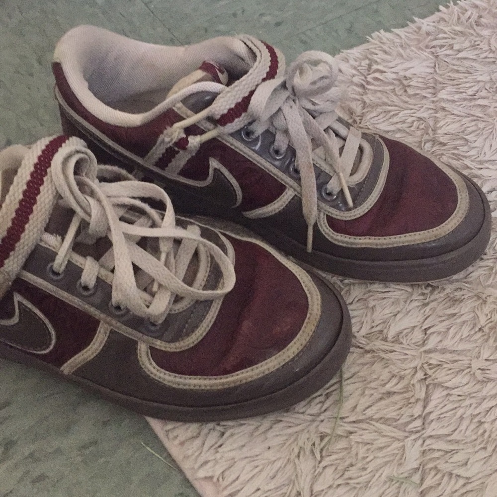 Vintage Nike Sneakers